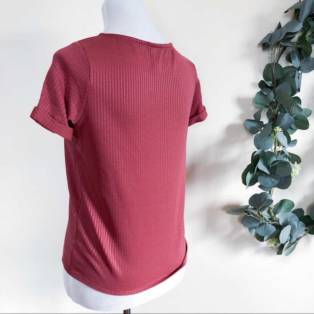 green envelope | red tie front short sleeve - Picture 2 of 5